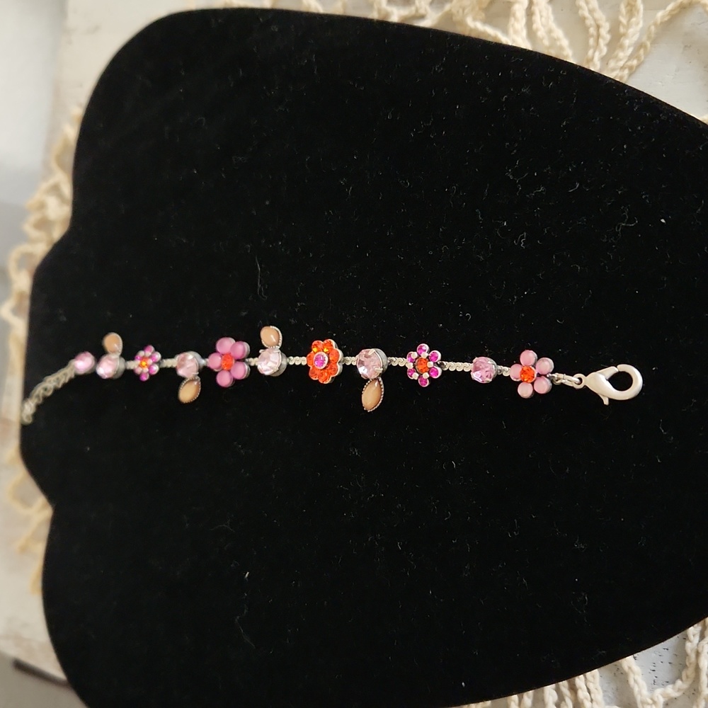 Bracelet,  Vintage,  8 inches, pink, red flowers 🌹